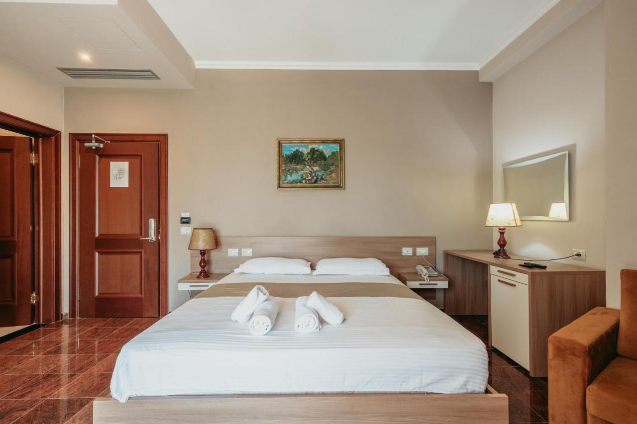 Fishta Hotel & Apartments Velipoje Luaran gambar